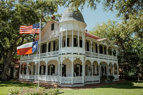 Gruene mansion inn - The Gruene Mansion Inn Bed and Breakfast has 33 guest rooms and a large meeting space to accommodate all of our guests business and retreat needs. We can not only provide your meeting space and ...